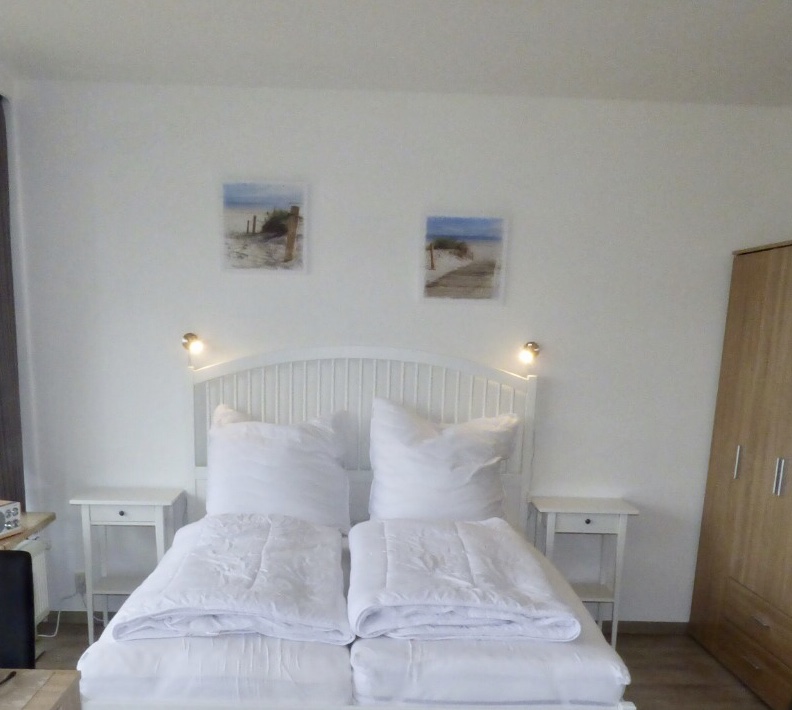 Ferienwohnung Salmi Grömitz Ostsee Strandkorb Hundestrand – Foto 9