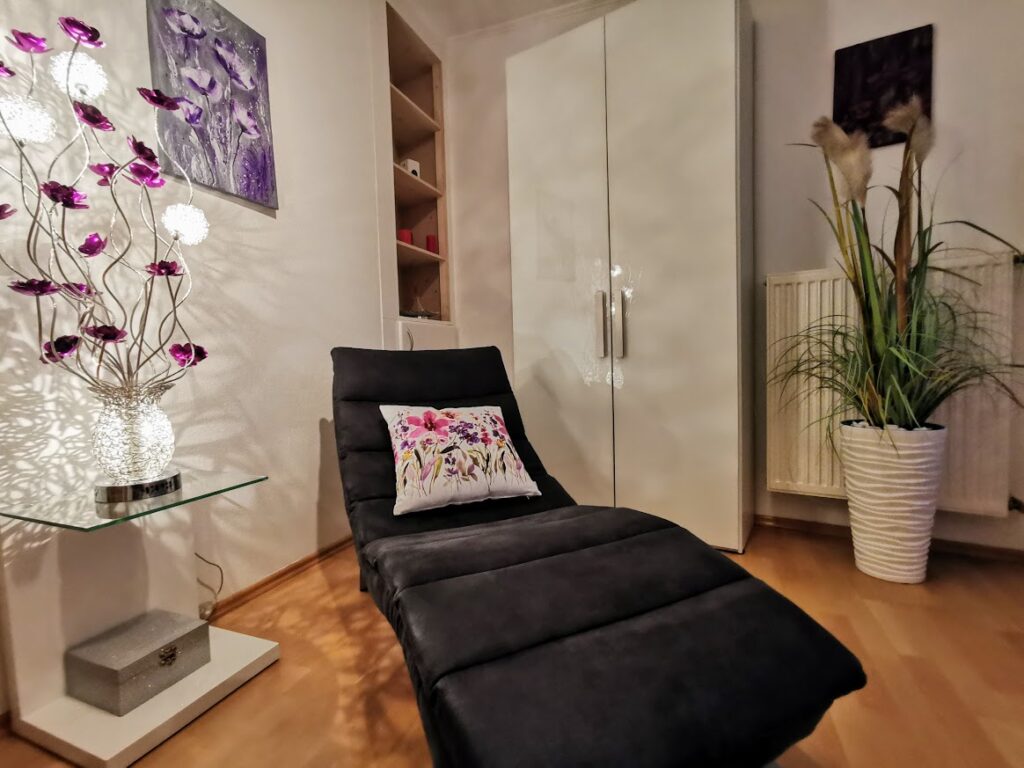 Allerheiligenkapelle mit Kamin und Garten nur für Sie – Foto 10